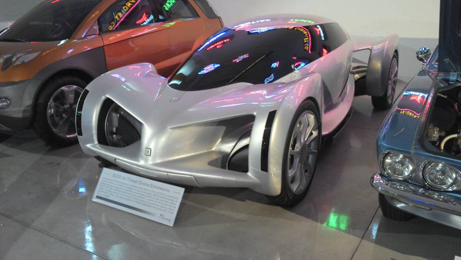 O 2002 AUTOnomy Concept foi um estudo de carro movido a célula de combustível, apostando no sucesso do hidrogênio no futuro | <a href="https://preprod.quatrorodas.abril.com.br/reportagens/classicos/visitamos-gm-heritage-center-771490.shtml" rel="migration">Leia mais</a>