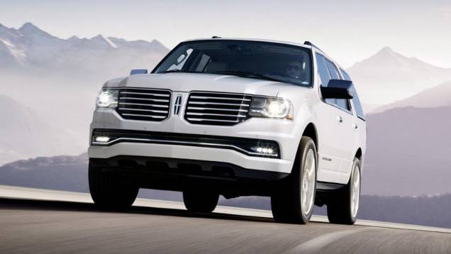 A Lincoln exibiu nesta quinta-feira (23) o facelift do SUV Navigator | <a href="https://preprod.quatrorodas.abril.com.br/noticias/fabricantes/lincoln-revela-facelift-navigator-771202.shtml" rel="migration">Leia mais</a> A Lincoln exibiu nesta quinta-feira (23) o facelift do SUV Navigator | <a href="https://preprod.quatrorodas.abril.com.br/noticias/fabricantes/lincoln-revela-facelift-navigator-771202.shtml" rel="migration">Leia mais</a>