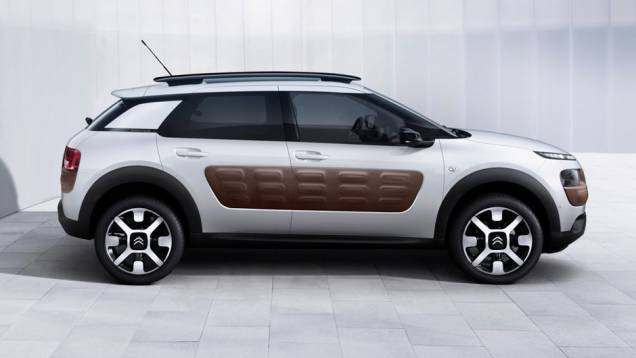 De acordo com a marca, trata-se de uma "alternativa real para os hatchbacks tradicionais" | <a href="https://preprod.quatrorodas.abril.com.br/noticias/saloes/genebra-2014/citroen-apresenta-c4-cactus-772491.shtml" rel="migration">Leia mais</a> De acordo com a marca, trata-se de uma "alternativa real para os hatchbacks tradicionais" | <a href="https://preprod.quatrorodas.abril.com.br/noticias/saloes/genebra-2014/citroen-apresenta-c4-cactus-772491.shtml" rel="migration">Leia mais</a>
