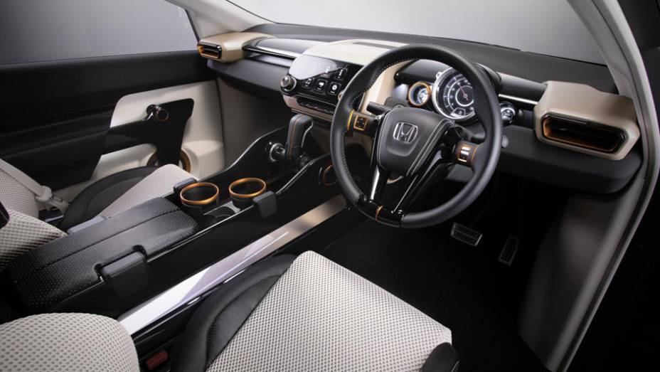 Sem confirmar dados de performance do conceitual, a Honda já adiantou que não pretende lançar uma versão de produção do modelo | <a href="https://preprod.quatrorodas.abril.com.br/noticias/fabricantes/honda-exibe-vision-xs-1-concept-772441.shtml" rel="migration">Leia mais</a>