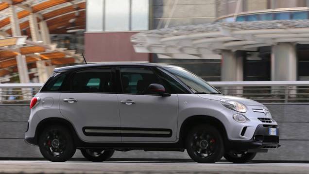 Outras duas novidades estão disponíveis não apenas para a Beats Edition, mas para todas as versões do 500L. São os novos motores 1.4 T-Jet, a gasolina, e 1.6 MultiJet II, turbodiesel | <a href="https://preprod.quatrorodas.abril.com.br/noticias/fabricantes/fiat-rev" rel="migration"></a> Outras duas novidades estão disponíveis não apenas para a Beats Edition, mas para todas as versões do 500L. São os novos motores 1.4 T-Jet, a gasolina, e 1.6 MultiJet II, turbodiesel | <a href="https://preprod.quatrorodas.abril.com.br/noticias/fabricantes/fiat-rev" rel="migration"></a>