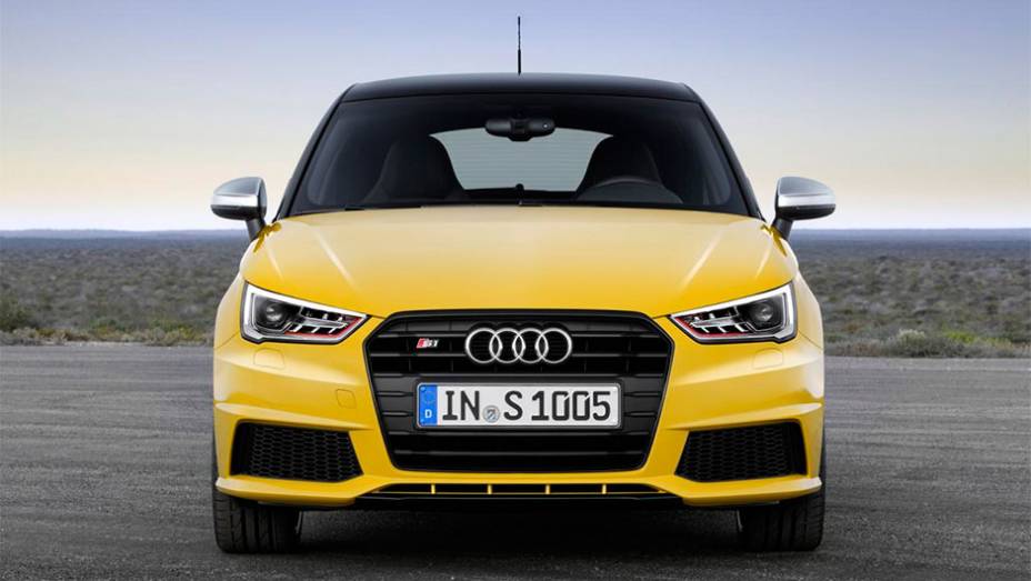 Novo S1 está equipado com um motor 2.0 TFSI de quatro cilindros | <a href="https://preprod.quatrorodas.abril.com.br/noticias/saloes/genebra-2014/audi-lanca-oficialmente-s1-s1-sportback-2014-773081.shtml" rel="migration">Leia mais</a> Novo S1 está equipado com um motor 2.0 TFSI de quatro cilindros | <a href="https://preprod.quatrorodas.abril.com.br/noticias/saloes/genebra-2014/audi-lanca-oficialmente-s1-s1-sportback-2014-773081.shtml" rel="migration">Leia mais</a>