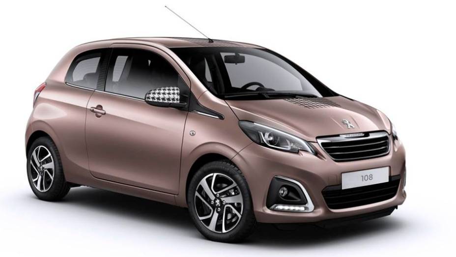O modelo far&aacute; sua primeira apari&ccedil;&atilde;o p&uacute;blica durante o Sal&atilde;o de Genebra, em mar&ccedil;o, e deve come&ccedil;ar a ser vendido no Reino Unido no dia primeiro de julho | <a href="https://preprod.quatrorodas.abril.com.br/noticias/saloes/genebra-2014/imagem-vazada-peugeot-revela-nov" rel="migration"></a>