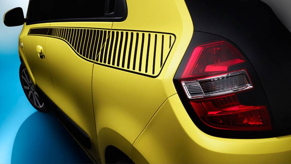 Detalhe da lanterna traseira do novo Renault Twingo | <a href="https://preprod.quatrorodas.abril.com.br/noticias/saloes/genebra-2014/renault-confirma-motorizacao-twingo-775341.shtml" rel="migration">Leia mais</a>