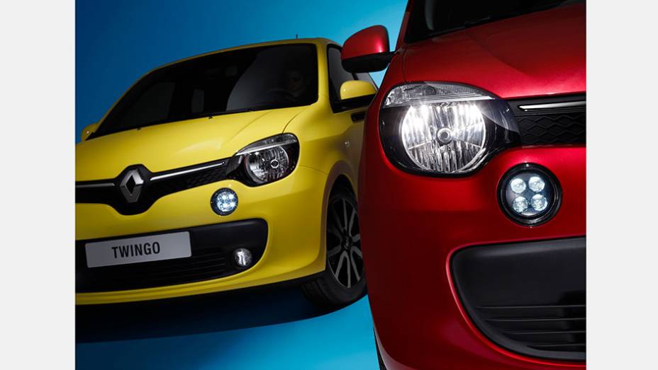 Renault enfim revelou o novo Twingo, com motores 1.0 de 70 cavalos de potência e 9,3 kgfm de torque e 0.9 turbo de 90 cv e 13,8 kgfm | <a href="https://preprod.quatrorodas.abril.com.br/noticias/saloes/genebra-2014/renault-confirma-motorizacao-twingo-775341.shtml" rel="migration"></a>