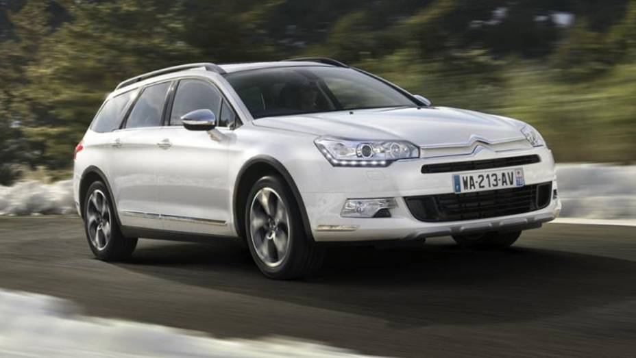 A Citro&euml;n revelou uma novidade que estar&aacute; exposta no pr&oacute;ximo Sal&atilde;o de Genebra, em mar&ccedil;o: o C5 CrossTourer | <a href="https://preprod.quatrorodas.abril.com.br/noticias/saloes/genebra-2014/citroen-apresenta-c5-crosstourer-773771.shtml" rel="migration">Leia mais</a>