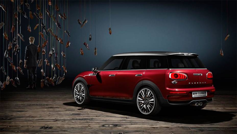 O MINI Clubman Concept foi mostrado com grandes rodas de liga leve de 19 polegadas | <a href="https://preprod.quatrorodas.abril.com.br/noticias/saloes/genebra-2014/mini-revela-clubman-concept-774612.shtml" rel="migration">Leia mais</a>