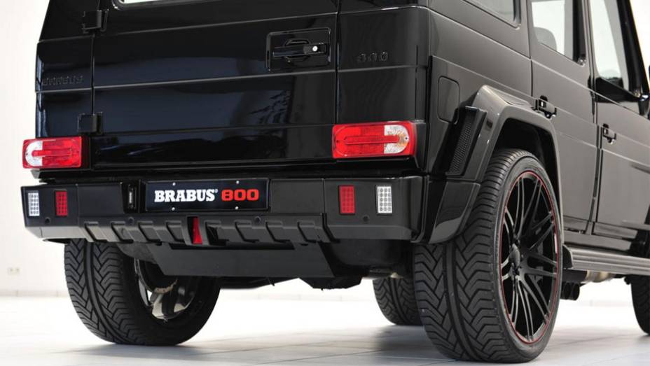 Carro preparado conta com componentes de fibra de carbono | <a href="https://preprod.quatrorodas.abril.com.br/noticias/saloes/genebra-2014/brabus-lanca-modelo-produtos-apple-774876.shtml" rel="migration">Leia mais</a> Carro preparado conta com componentes de fibra de carbono | <a href="https://preprod.quatrorodas.abril.com.br/noticias/saloes/genebra-2014/brabus-lanca-modelo-produtos-apple-774876.shtml" rel="migration">Leia mais</a>