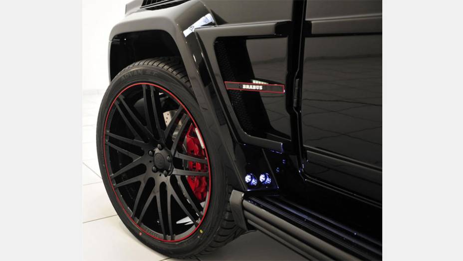 Destaque para as rodas de liga leve de 23 polegadas | <a href="https://preprod.quatrorodas.abril.com.br/noticias/saloes/genebra-2014/brabus-lanca-modelo-produtos-apple-774876.shtml" rel="migration">Leia mais</a> Destaque para as rodas de liga leve de 23 polegadas | <a href="https://preprod.quatrorodas.abril.com.br/noticias/saloes/genebra-2014/brabus-lanca-modelo-produtos-apple-774876.shtml" rel="migration">Leia mais</a>