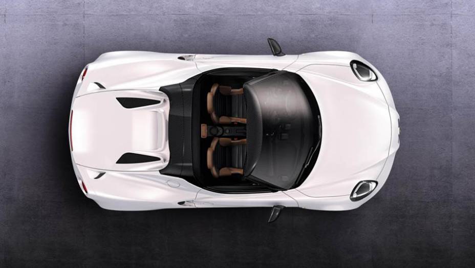 As modifica&ccedil;&otilde;es necess&aacute;rias para "tirar o teto" do 4C renderam apenas 60 kg a mais ao modelo. A Alfa Romeo utilizou teto de lona, com estrutura em fibra de carbono | <a href="https://preprod.quatrorodas.abril.com.br/noticias/saloes/genebra-2014/alfa-romeo-apresent" rel="migration"></a>