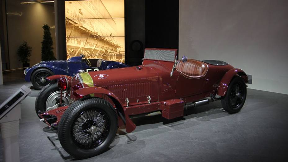 Alfa Romeo 8C Type Le Mans (1933) | <a href="https://preprod.quatrorodas.abril.com.br/noticias/saloes/genebra-2014/salao-genebra-exibe-bolidos-le-mans-775992.shtml" rel="migration">Leia mais</a> | <a href="https://preprod.quatrorodas.abril.com.br/noticias/saloes/genebra-2014/" rel="migration">Confira tud</a>