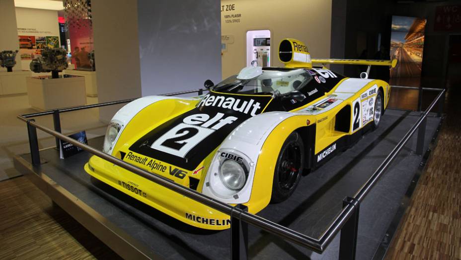 Renault Alpine A442 (1978) | <a href="https://preprod.quatrorodas.abril.com.br/noticias/saloes/genebra-2014/salao-genebra-exibe-bolidos-le-mans-775992.shtml" rel="migration">Leia mais</a> | <a href="https://preprod.quatrorodas.abril.com.br/noticias/saloes/genebra-2014/" rel="migration">Confira tudo sobre</a>