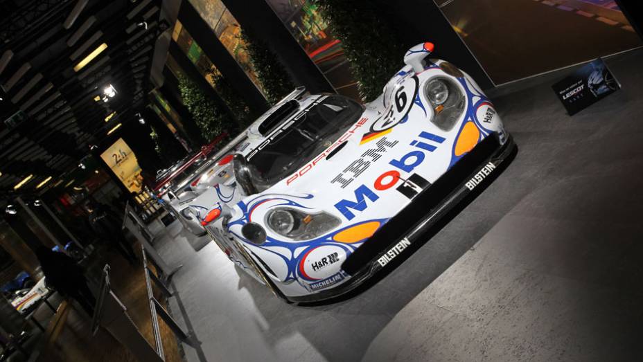 Porsche GTI (1998) | <a href="https://preprod.quatrorodas.abril.com.br/noticias/saloes/genebra-2014/salao-genebra-exibe-bolidos-le-mans-775992.shtml" rel="migration">Leia mais</a> | <a href="https://preprod.quatrorodas.abril.com.br/noticias/saloes/genebra-2014/" rel="migration">Confira tudo sobre o Sal&atilde;o</a>