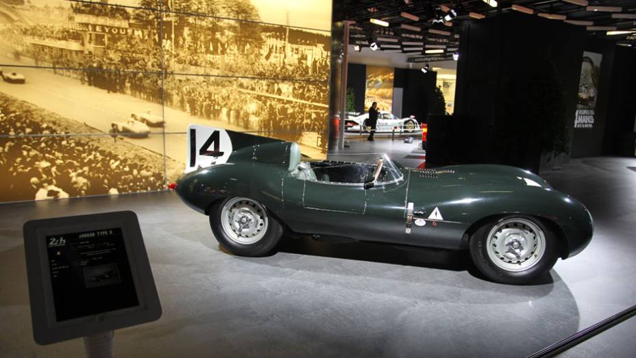 Jaguar Type D (1954) | <a href="https://preprod.quatrorodas.abril.com.br/noticias/saloes/genebra-2014/salao-genebra-exibe-bolidos-le-mans-775992.shtml" rel="migration">Leia mais</a> | <a href="https://preprod.quatrorodas.abril.com.br/noticias/saloes/genebra-2014/" rel="migration">Confira tudo sobre o Sal</a>