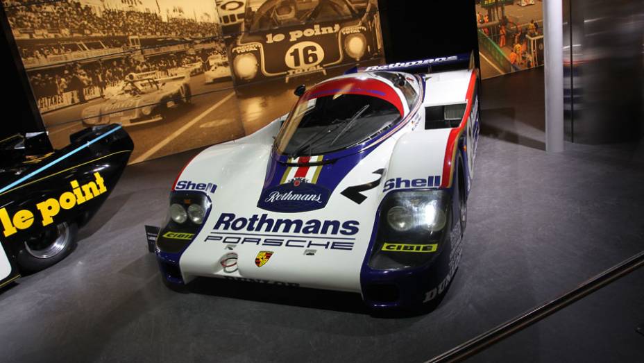 Porsche 956 (1982) | <a href="https://preprod.quatrorodas.abril.com.br/noticias/saloes/genebra-2014/salao-genebra-exibe-bolidos-le-mans-775992.shtml" rel="migration">Leia mais</a> | <a href="https://preprod.quatrorodas.abril.com.br/noticias/saloes/genebra-2014/" rel="migration">Confira tudo sobre o Salão</a>