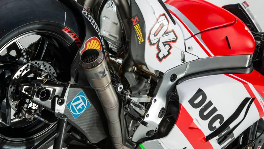 A equipe terá doze motores abertos, em vez de cinco | <a href="https://preprod.quatrorodas.abril.com.br/moto/noticias/ducati-apresenta-nova-moto-temporada-motogp-776745.shtml" rel="migration">Leia mais</a>