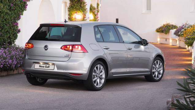 O Comfortline terá dois pacotes de opcionais: Elegance e Exclusive | <a href="https://preprod.quatrorodas.abril.com.br/noticias/fabricantes/volkswagen-apresenta-novo-golf-comfortline-777747.shtml" rel="migration">Leia mais</a> O Comfortline terá dois pacotes de opcionais: Elegance e Exclusive | <a href="https://preprod.quatrorodas.abril.com.br/noticias/fabricantes/volkswagen-apresenta-novo-golf-comfortline-777747.shtml" rel="migration">Leia mais</a>