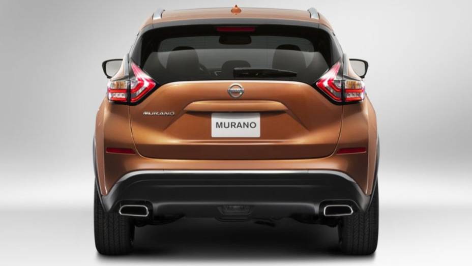 Sua força continua proveniente do motor VQ-Series 3.5 V6 de 260 cavalos de potência e 33,2 mkgf de torque | <a href="%20https://preprod.quatrorodas.abril.com.br/noticias/fabricantes/nissan-murano-2015-sera-mostrado-nova-york-779763.shtml" rel="migration">Leia mais</a>