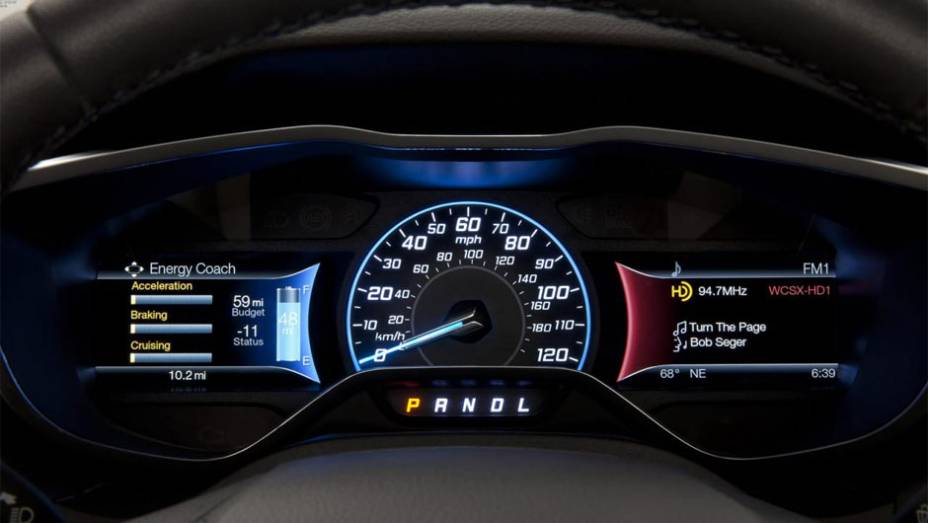 Detalhe do painel | <a href="https://preprod.quatrorodas.abril.com.br/noticias/saloes/new-york-2014/novo-focus-sedan-surge-eua-779254.shtml" rel="migration">Leia mais</a>