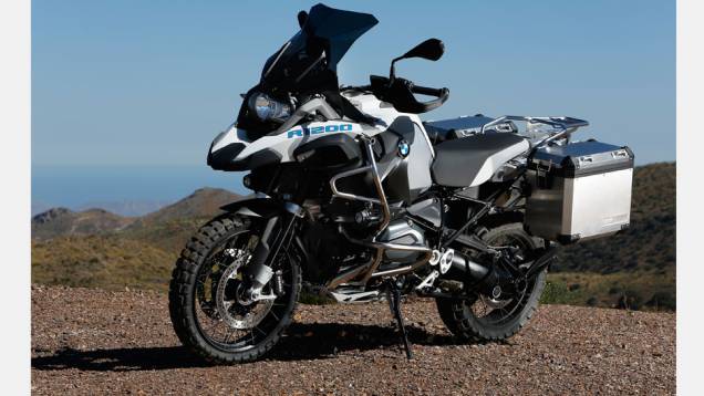 Motocicleta entrega 125 cavalos de potência e 12,5 mkgf de torque | <a href="https://preprod.quatrorodas.abril.com.br/moto/noticias/nova-bmw-r-1200-gs-adventure-chega-r-87-900-780846.shtml" rel="migration">Leia mais</a> Motocicleta entrega 125 cavalos de potência e 12,5 mkgf de torque | <a href="https://preprod.quatrorodas.abril.com.br/moto/noticias/nova-bmw-r-1200-gs-adventure-chega-r-87-900-780846.shtml" rel="migration">Leia mais</a>