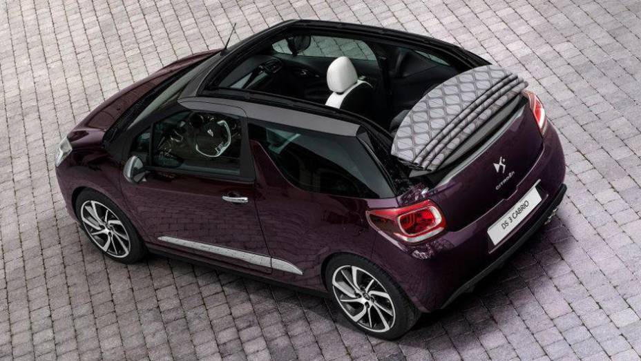 Tanto o hatch de duas portas quanto o convers&iacute;vel passaram por algumas atualiza&ccedil;&otilde;es externas, mas trazem como principal novidade a nova gama de motores j&aacute; adequados &agrave; Euro-6 | <a href="https://preprod.quatrorodas.abril.com.br/noticias/fabricantes/citroen-revela-fa" rel="migration"></a>