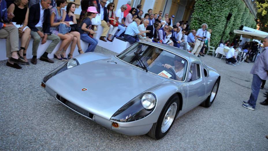 Porsche 904 GTS - Concorso dEleganza Villa dEste 2014 | <a href="https://preprod.quatrorodas.abril.com.br/noticias/classicos//concorso-d-eleganza-villa-d-este-2014-premia-maserati-450-s-1956-como-best-of-show-784018.shtml" rel="migration">Leia mais</a>