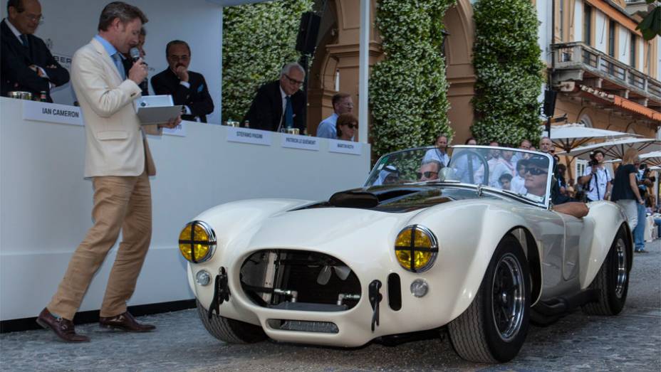 Shelby American 427 Competition Cobra - Concorso dEleganza Villa dEste 2014 | <a href="https://preprod.quatrorodas.abril.com.br/noticias/classicos//concorso-d-eleganza-villa-d-este-2014-premia-maserati-450-s-1956-como-best-of-show-784018.shtml" rel="migration">Leia mais</a>