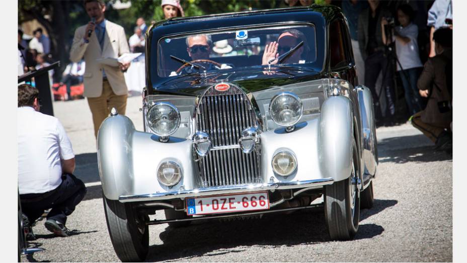 Bugatti Type 57 - Concorso dEleganza Villa dEste 2014 | <a href="https://preprod.quatrorodas.abril.com.br/noticias/classicos//concorso-d-eleganza-villa-d-este-2014-premia-maserati-450-s-1956-como-best-of-show-784018.shtml" rel="migration">Leia mais</a>