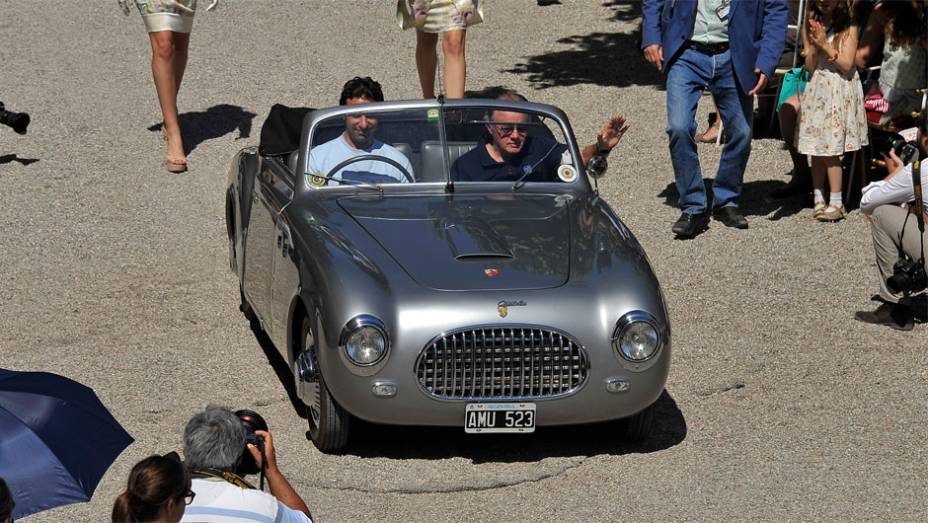 Cisitalia 202 B - Concorso dEleganza Villa dEste 2014 | <a href="https://preprod.quatrorodas.abril.com.br/noticias/classicos//concorso-d-eleganza-villa-d-este-2014-premia-maserati-450-s-1956-como-best-of-show-784018.shtml" rel="migration">Leia mais</a>