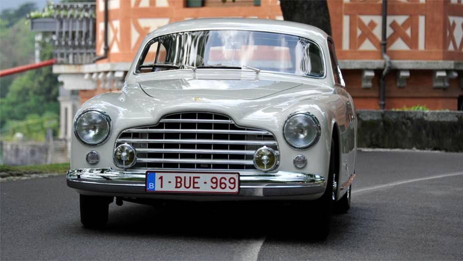 Ferrari 195 Inter - Concorso dEleganza Villa dEste 2014 | <a href="https://preprod.quatrorodas.abril.com.br/noticias/classicos//concorso-d-eleganza-villa-d-este-2014-premia-maserati-450-s-1956-como-best-of-show-784018.shtml" rel="migration">Leia mais</a>