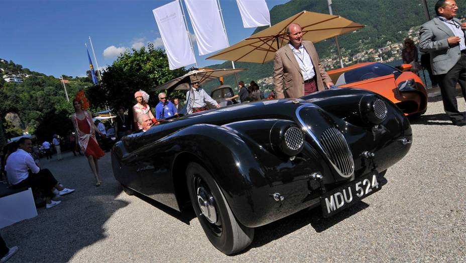 Jaguar XK 120 - Concorso dEleganza Villa dEste 2014 | <a href="https://preprod.quatrorodas.abril.com.br/noticias/classicos//concorso-d-eleganza-villa-d-este-2014-premia-maserati-450-s-1956-como-best-of-show-784018.shtml" rel="migration">Leia mais</a>