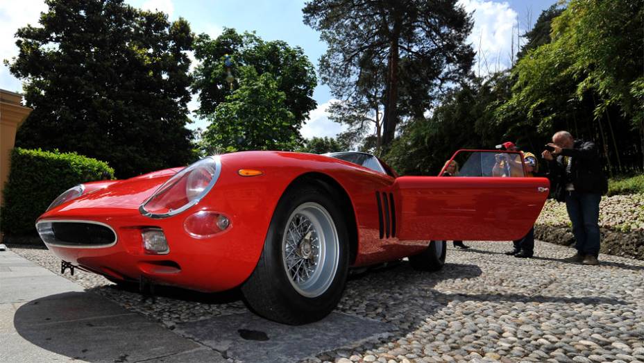 Ferrari 250 GTO - Concorso dEleganza Villa dEste 2014 | <a href="https://preprod.quatrorodas.abril.com.br/noticias/classicos//concorso-d-eleganza-villa-d-este-2014-premia-maserati-450-s-1956-como-best-of-show-784018.shtml" rel="migration">Leia mais</a>