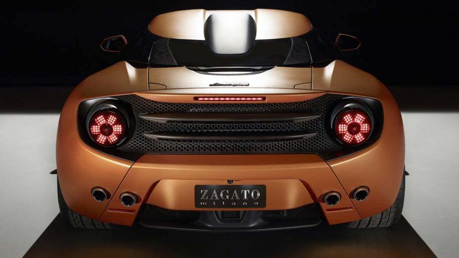 Como é possível verificar nas imagens, a 5-95 teve sua carroceria totalmente reformulada em relação à original da Gallardo | <a href="https://preprod.quatrorodas.abril.com.br/noticias/fabricantes/zagato-cria-lamborghini-5-95-783967.shtml" rel="migration">Leia mais</a>