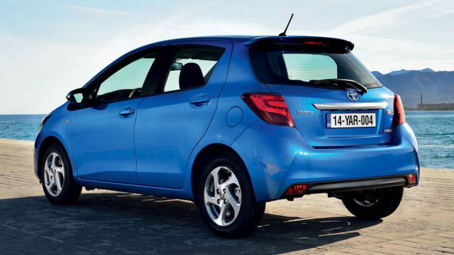 Produzido em Bruxelas, Bélgica, com foco no mercado europeu, o hatch passou por facelift | <a href="https://preprod.quatrorodas.abril.com.br/noticias/fabricantes/toyota-revela-yaris-2014-784205.shtml" rel="migration">Leia mais</a>