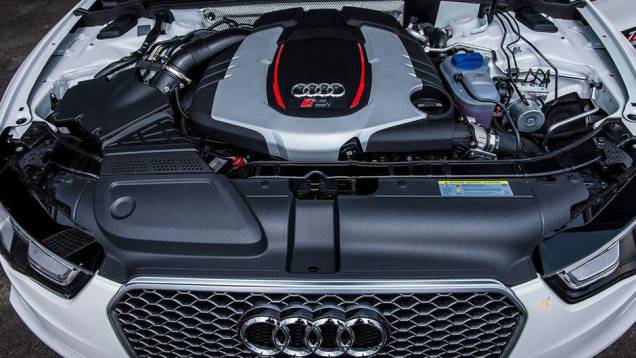 Trata-se de uma versão conceitual do RS5 Coupe que celebra os 25 anos do bloco turbodiesel da marca alemã | <a href="https://preprod.quatrorodas.abril.com.br/noticias/fabricantes/audi-revela-rs5-tdi-concept-784351.shtml" rel="migration">Leia mais</a> Trata-se de uma versão conceitual do RS5 Coupe que celebra os 25 anos do bloco turbodiesel da marca alemã | <a href="https://preprod.quatrorodas.abril.com.br/noticias/fabricantes/audi-revela-rs5-tdi-concept-784351.shtml" rel="migration">Leia mais</a>