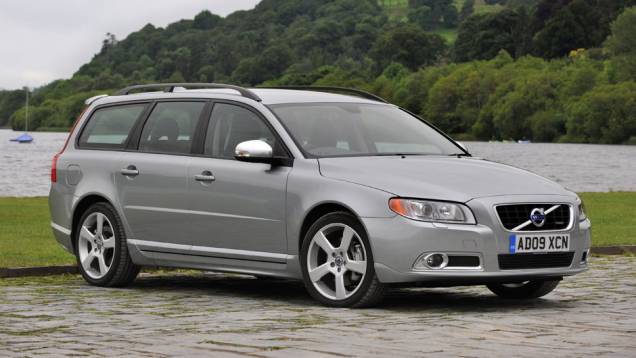 7 - Volvo V70/XC70 (vencedor da categoria "Carro executivo") | <a href="https://preprod.quatrorodas.abril.com.br/noticias/mercado/volkswagen-up-lidera-pesquisa-satisfacao-jd-power-2014-784586.shtml" rel="migration">Leia mais</a> 7 - Volvo V70/XC70 (vencedor da categoria "Carro executivo") | <a href="https://preprod.quatrorodas.abril.com.br/noticias/mercado/volkswagen-up-lidera-pesquisa-satisfacao-jd-power-2014-784586.shtml" rel="migration">Leia mais</a>