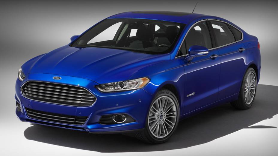 GASOLINA: 1) Ford Fusion Hybrid - 16,9 km/l na cidade e 14,7 km/l na estrada | <a href="https://preprod.quatrorodas.abril.com.br/noticias/mercado/inmetro-atualiza-lista-carros-mais-economicos-pais-784794.shtml" rel="migration">Leia mais</a>