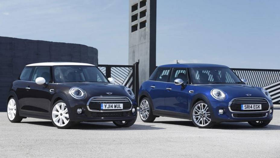 Embora seja consideravelmente maior por dentro, do lado de fora a diferen&ccedil;a n&atilde;o &eacute; grande | <a href="https://preprod.quatrorodas.abril.com.br/noticias/fabricantes/mini-revela-seu-primeiro-hatch-cinco-portas-785094.shtml" rel="migration">Leia mais</a>