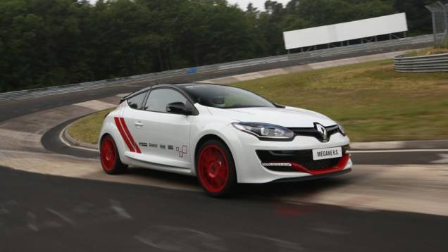 Trata-se de uma edição especial limitada que ostenta um importante item em seu currículo: o recorde de tempo de volta em Nurburgring Nordschleife para carros com tração dianteira | <a href="https://preprod.quatrorodas.abril.com.br/noticias/fabricantes/renault-reve" rel="migration"></a> Trata-se de uma edição especial limitada que ostenta um importante item em seu currículo: o recorde de tempo de volta em Nurburgring Nordschleife para carros com tração dianteira | <a href="https://preprod.quatrorodas.abril.com.br/noticias/fabricantes/renault-reve" rel="migration"></a>