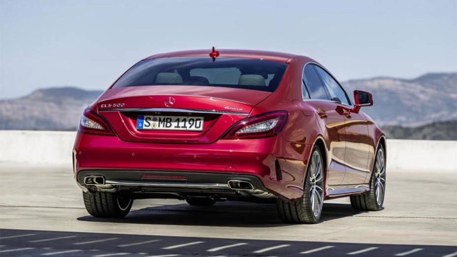 Algumas versões podem ser equipadas com transmissão automática de nove marchas | <a href="https://preprod.quatrorodas.abril.com.br/noticias/fabricantes/mercedes-benz-apresenta-novo-cls-786489.shtml" rel="migration">Leia mais</a>