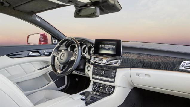 Ainda não há previsão de quando o novo CLS será lançado no Brasil | <a href="https://preprod.quatrorodas.abril.com.br/noticias/fabricantes/mercedes-benz-apresenta-novo-cls-786489.shtml" rel="migration">Leia mais</a> Ainda não há previsão de quando o novo CLS será lançado no Brasil | <a href="https://preprod.quatrorodas.abril.com.br/noticias/fabricantes/mercedes-benz-apresenta-novo-cls-786489.shtml" rel="migration">Leia mais</a>