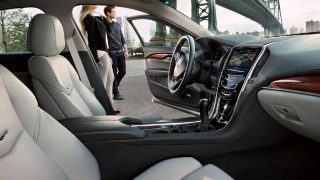Estão disponíveis três opções de motorização | <a href="https://preprod.quatrorodas.abril.com.br/noticias/fabricantes/cadillac-revela-ats-2015-790438.shtml" rel="migration">Leia mais</a> Estão disponíveis três opções de motorização | <a href="https://preprod.quatrorodas.abril.com.br/noticias/fabricantes/cadillac-revela-ats-2015-790438.shtml" rel="migration">Leia mais</a>