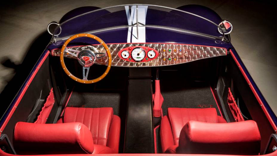 Elas oferecem, respectivamente, cinco, 20 e 53 cv de pot&ecirc;ncia | <a href="https://preprod.quatrorodas.abril.com.br/noticias/fabricantes/visual-classico-carice-mk1-revelado-790460.shtml" rel="migration">Leia mais</a>