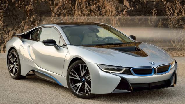 BMW i8 | <a href="https://preprod.quatrorodas.abril.com.br/noticias/mercado/candidatos-carro-ano-2015-europa-sao-revelados-791548.shtml" rel="migration">Leia mais</a> BMW i8 | <a href="https://preprod.quatrorodas.abril.com.br/noticias/mercado/candidatos-carro-ano-2015-europa-sao-revelados-791548.shtml" rel="migration">Leia mais</a>