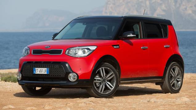 Kia Soul | <a href="https://preprod.quatrorodas.abril.com.br/noticias/mercado/candidatos-carro-ano-2015-europa-sao-revelados-791548.shtml" rel="migration">Leia mais</a> Kia Soul | <a href="https://preprod.quatrorodas.abril.com.br/noticias/mercado/candidatos-carro-ano-2015-europa-sao-revelados-791548.shtml" rel="migration">Leia mais</a>