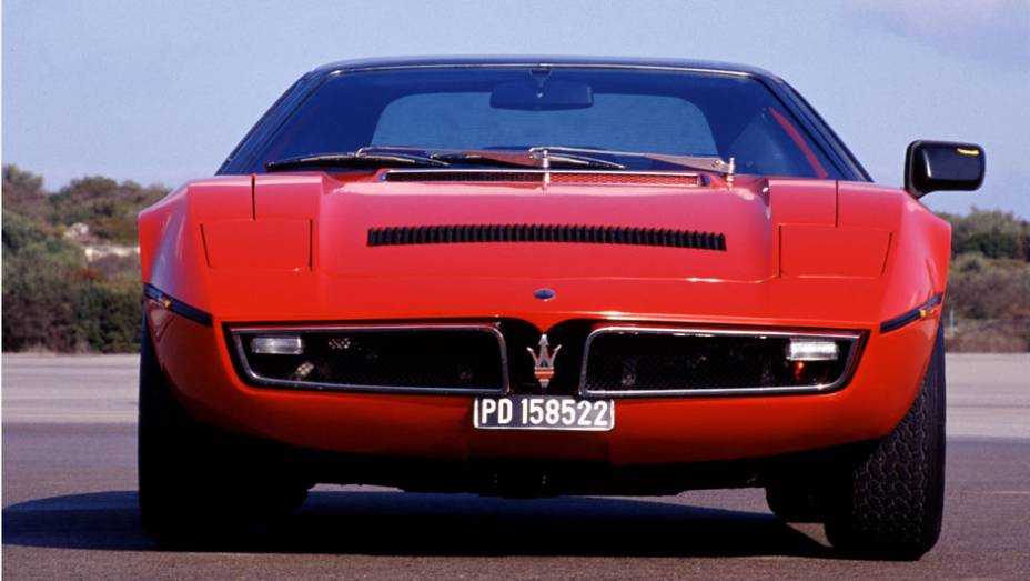 Mais uma vez, o respons&aacute;vel pela forma do carro foi Giorgetto Giugiaro, que ent&atilde;o j&aacute; trabalhava de seu pr&oacute;prio est&uacute;dio, a Italdesign | <a href="https://preprod.quatrorodas.abril.com.br/reportagens/classicos/maserati-100-anos-792281.shtml" rel="migration">Leia mais</a>