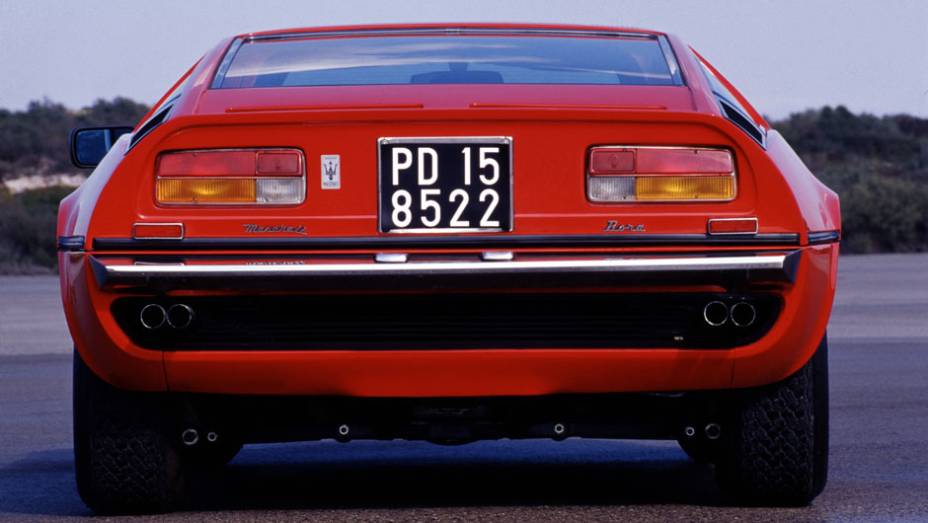 Um dos pedidos da Maserati ao designer &eacute; que o esportivo fosse moderno, mas sem excessos visuais desnecess&aacute;rios | <a href="https://preprod.quatrorodas.abril.com.br/reportagens/classicos/maserati-100-anos-792281.shtml" rel="migration">Leia mais</a>