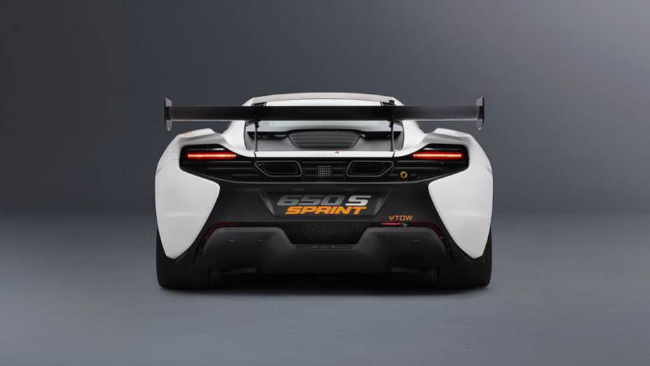 ...aerofólio traseiro avantajado, suspensão com acerto esportivo, entre outros detalhes | <a href="https://preprod.quatrorodas.abril.com.br/noticias/fabricantes/mclaren-revela-650s-sprint-795198.shtml" rel="migration">Leia mais</a>