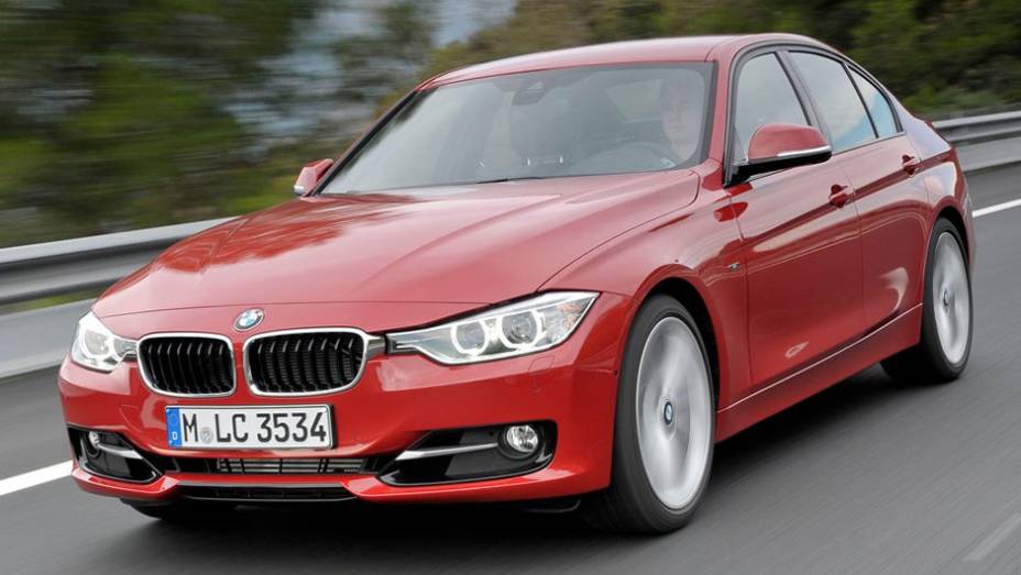 O segundo lugar ficou com o Série 3, o modelo mais vendido da BMW em todo o mundo | <a href="https://preprod.quatrorodas.abril.com.br/noticias/mercado/pesquisa-revela-carros-preferidos-milionarios-americanos-697349.shtml" rel="migration">Leia mais</a>