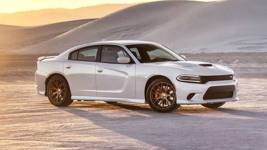 O modelo chega adotando a mesma proposta do Challenger SRT Hellcat, exibido há algumas semanas: performance de primeiro nível | <a href="https://preprod.quatrorodas.abril.com.br/noticias/fabricantes/dodge-exibe-charger-srt-hellcat-795977.shtml" rel="migration">Leia mais</a>